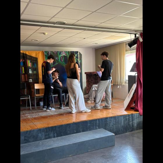 El IES San José de Cuenca lleva su teatro escolar a cinco países con un estreno simultáneo europeo 2 El IES San José de Cuenca lleva su teatro escolar a cinco países con un estreno simultáneo europeo