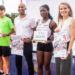 La ciudad de Guadalajara volverá a convertirse en referente del atletismo nacional e internacional con la celebración, el próximo martes 9 de junio, de la XXV Reunión Internacional “Ciudad de Guadalajara”, una edición muy especial que conmemora el 25 aniversario de esta consolidada cita deportiva. El concejal de Deportes, Armengol Engonga, ha presentado hoy el evento en las pistas de atletismo de la Fuente de la Niña, acompañado por el atleta internacional Jaime Migallón, la joven promesa Oluwapelumi Jegede y el organizador de la prueba, Mario Peinado. Engonga ha subrayado que esta cita representa “25 años de esfuerzo, talento, dedicación y compromiso con el atletismo”, destacando que se ha consolidado como “un referente del calendario deportivo de la ciudad a nivel nacional e internacional”. Asimismo, ha agradecido al Club Atletismo Unión Guadalajara y a todos los que han hecho posible la continuidad del mitin durante este cuarto de siglo. La competición se celebrará en horario de 18:00 a 21:00 horas en el Estadio Fuente de la Niña y reunirá a cerca de 350 atletas de más de una docena de países, entre ellos Panamá, Brasil, Uganda o Marruecos El programa combinará deporte de élite con participación base e inclusiva, incluyendo pruebas internacionales, competición escolar, prueba inclusiva y una prueba open, en un formato que refuerza el carácter participativo y formativo del evento. Atletismo de máximo nivel La reunión contará con pruebas de 100, 200, 400, 800, 1.500 y 3.000 metros lisos, así como salto de longitud, con la incorporación este año del triple salto, ampliando el atractivo deportivo del evento. Entre los grandes nombres destacados figuran los velocistas internacionales Shainer Reginfo (9.90) y José González (9.93), junto a referentes nacionales como Maribel Pérez y Guillem Crespí. En los 400 metros competirán atletas de la selección española como Eva Santidrián e Iñaki Canal, mientras que el 800 metros volverá a ser una de las pruebas estrella con participación internacional de alto nivel y atletas por debajo del 1:45. En la prueba de 3.000 metros destaca la presencia del atleta local Jaime Migallón, medallista europeo sub-23, que buscará convertirse en el primer atleta en bajar de los ocho minutos en Guadalajara. El concurso de longitud reunirá a destacados especialistas como Lester Lescay y Emiliano Lasa, junto a atletas femeninas de alto nivel internacional. El atleta internacional Jaime Migallón, una de las grandes referencias del atletismo de Guadalajara y medallista en el último Campeonato de Europa sub-23, ha destacado la ilusión de volver a competir en casa en una cita de este nivel. Migallón afronta la prueba de 3.000 metros con el objetivo de firmar una gran actuación ante su público y buscar marcas de referencia, en una competición que considera “una de las más importantes del calendario nacional”. Por su parte, la joven atleta Oluwapelumi Jegede, una de las promesas del atletismo local, ha subrayado la importancia de participar en un evento de estas características, que supone una oportunidad única para medirse con atletas de alto nivel. Jegede ha mostrado su motivación por competir en Guadalajara y la oportunidad de lograr una buena marca “en casa”, en un entorno que impulsa el crecimiento deportivo de los más jóvenes. Deporte para todos Uno de los aspectos más característicos del mitin es su carácter inclusivo y abierto, con la participación de escolares, jóvenes atletas y pruebas abiertas que permitirán compartir pista con deportistas de élite. El atleta Jaime Migallón ha mostrado su “ilusión por volver a competir en casa en una prueba de gran nivel”, mientras que Oluwapelumi Jegede ha destacado la importancia de esta cita como oportunidad para lograr marca “en un escenario único como Guadalajara”. El concejal de Deportes ha animado a los ciudadanos a asistir a este evento que “no solo reúne a grandes atletas internacionales y olímpicos, sino que también acerca el deporte a las familias, a los más jóvenes y a toda la ciudad”. Con esta XXV edición, Guadalajara reafirma su compromiso con el deporte y consolida una de las grandes citas del atletismo en España, que volverá a llenar la Fuente de la Niña de talento, emoción y espectáculo.