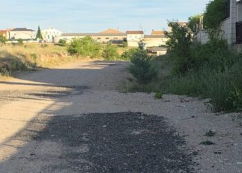 El PP de Horche reclama al Ayuntamiento la urbanización y mejora de la calle Lupiana, tras años de abandono
