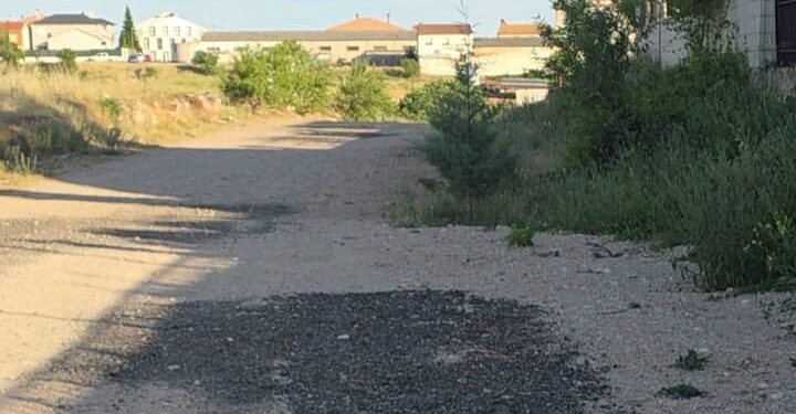 El PP de Horche reclama al Ayuntamiento la urbanización y mejora de la calle Lupiana, tras años de abandono 1 El PP de Horche reclama al Ayuntamiento la urbanización y mejora de la calle Lupiana, tras años de abandono
