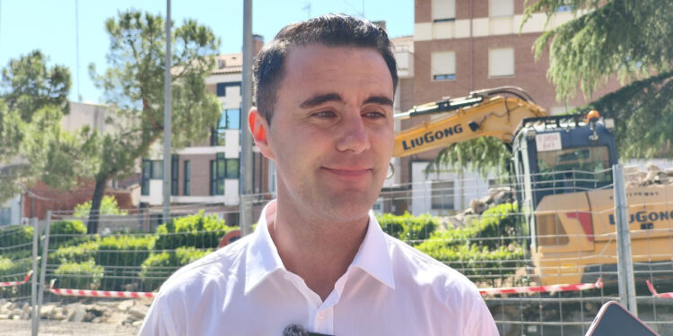 El PSOE se pregunta “si Guarinos tiene algo en contra de la hostelería” del entorno del asilo, perjudicada por unas obras “a destiempo”