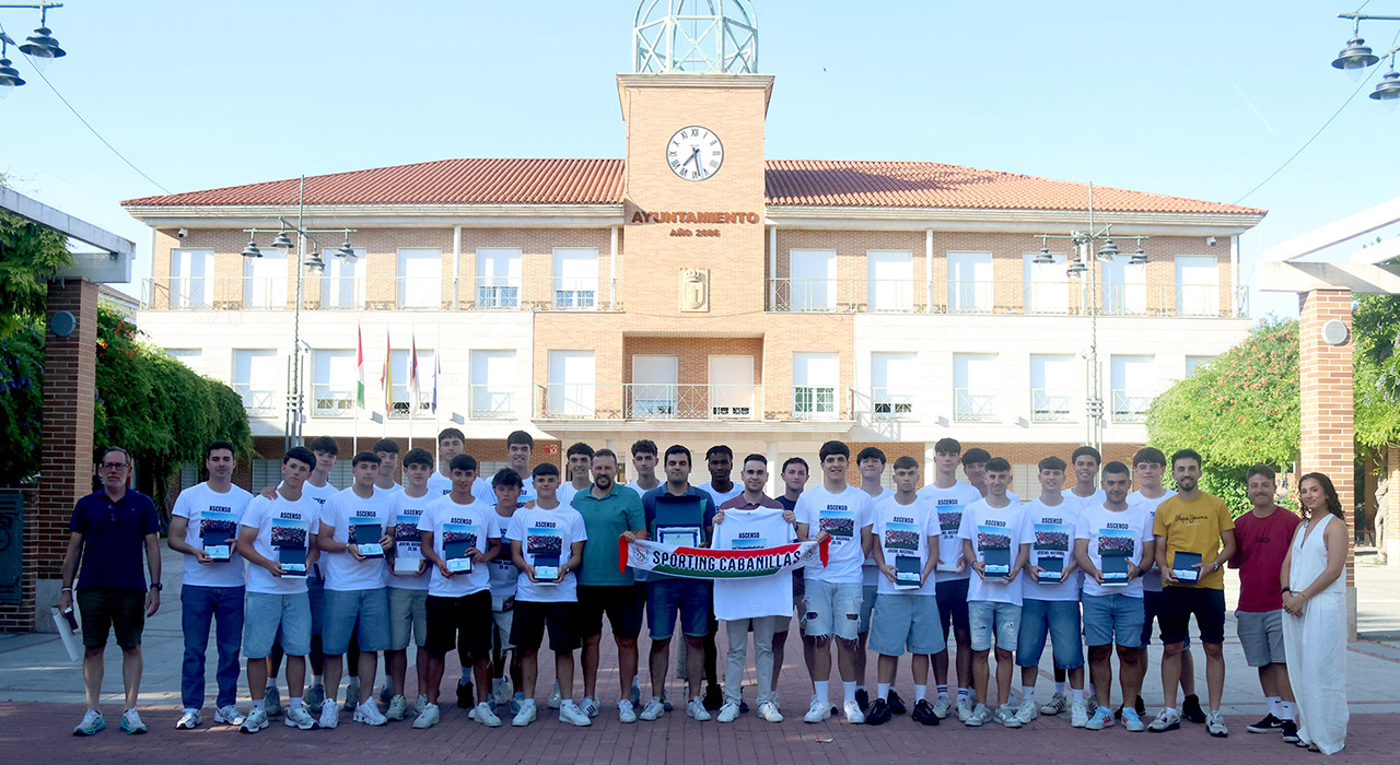 El alcalde ofrece una recepción al Sporting Cabanillas Juvenil, tras su ascenso a Nacional 2 El alcalde ofrece una recepción al Sporting Cabanillas Juvenil, tras su ascenso a Nacional