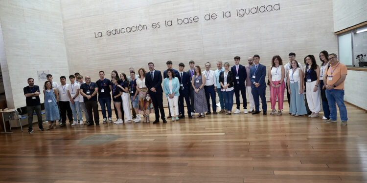 El colegio Nuestra Señora de los Remedios de San Clemente reina en la Liga de Debate 1 El colegio Nuestra Señora de los Remedios de San Clemente reina en la Liga de Debate