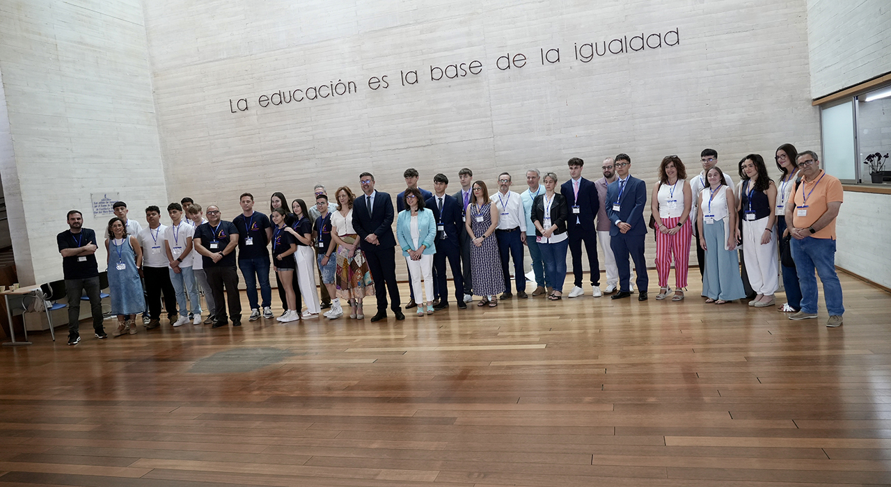 El colegio Nuestra Señora de los Remedios de San Clemente reina en la Liga de Debate