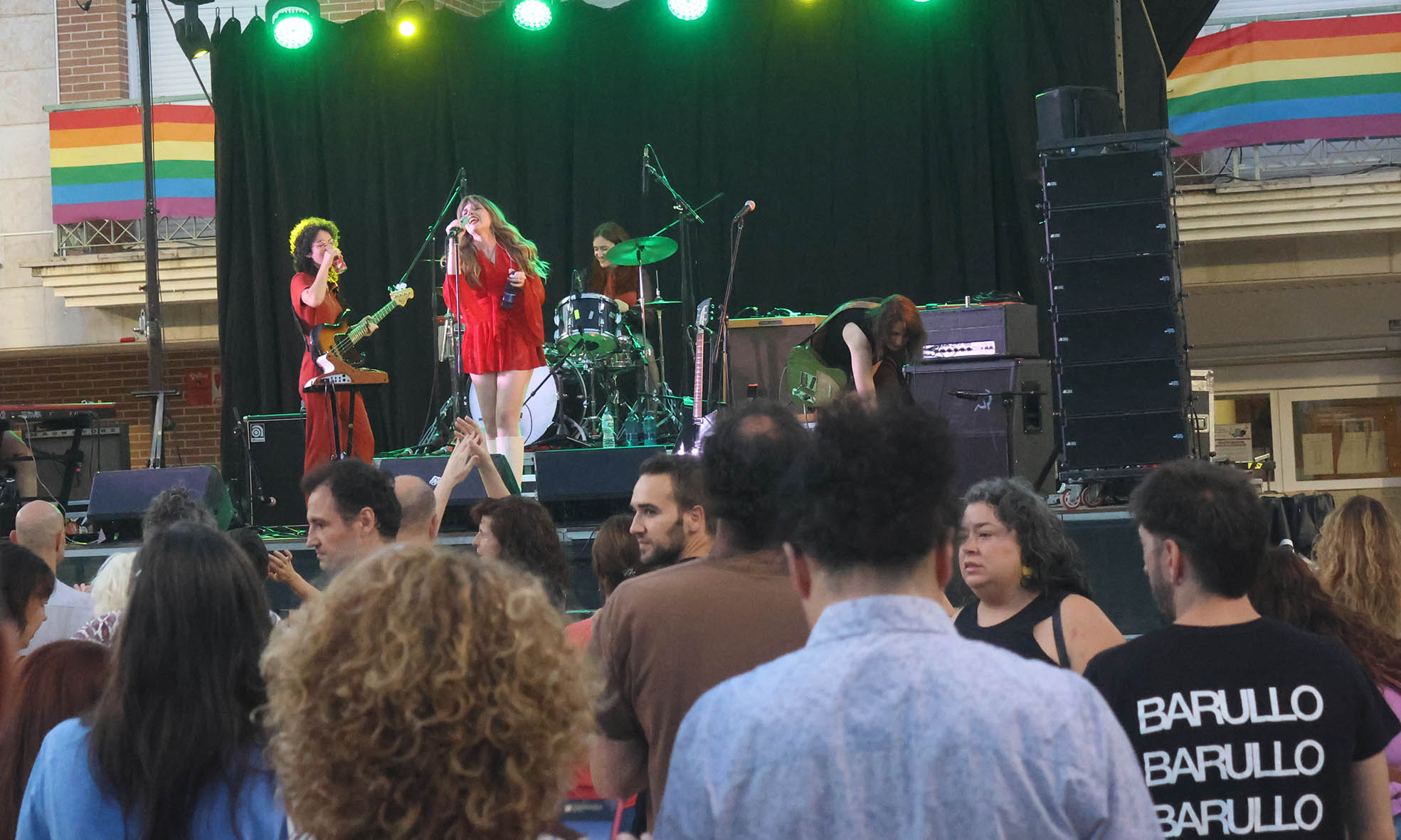 Eva Ryjlen y Corizonas coronan la temporada de conciertos en la Plaza del Pueblo de Cabanillas