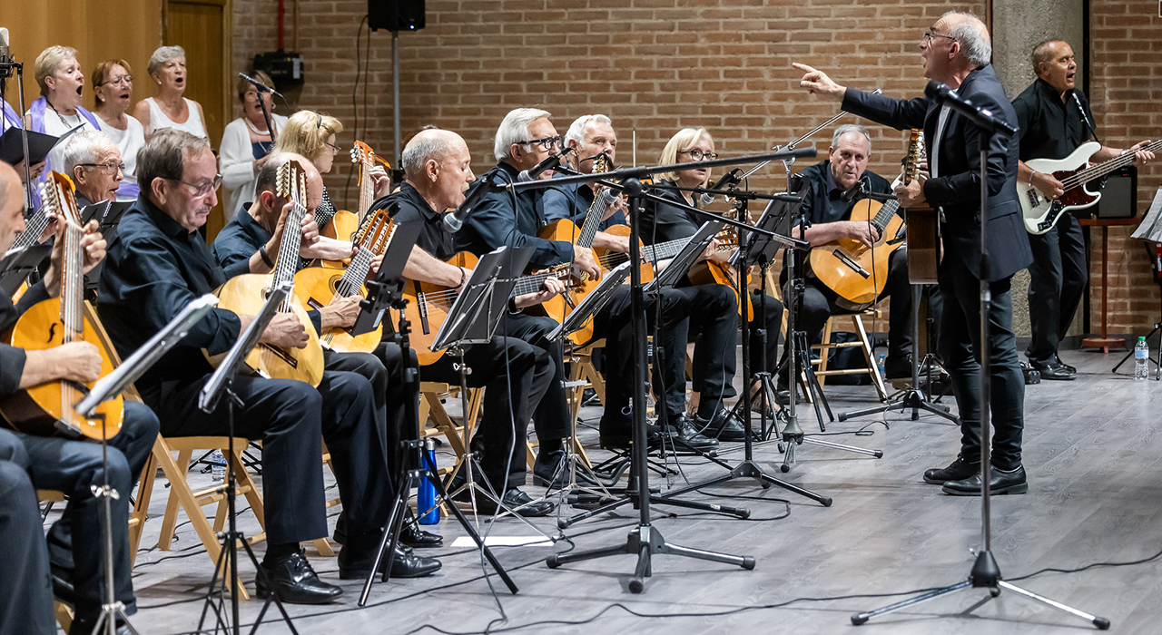 Fernando, el músico de 102 años que lidera el concierto de clausura de la Rondalla del Infantado en Guadalajara 2 Fernando, el músico de 102 años que lidera el concierto de clausura de la Rondalla del Infantado en Guadalajara