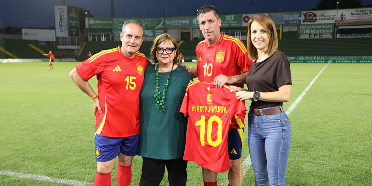 Fundación Eurocaja Rural une fuerzas con las instituciones extremeñas en un partido solidario histórico contra la ELA 1 Fundacion Eurocaja Rural une fuerzas con las instituciones extremenas en un partido solidario historico contra la ELA 1