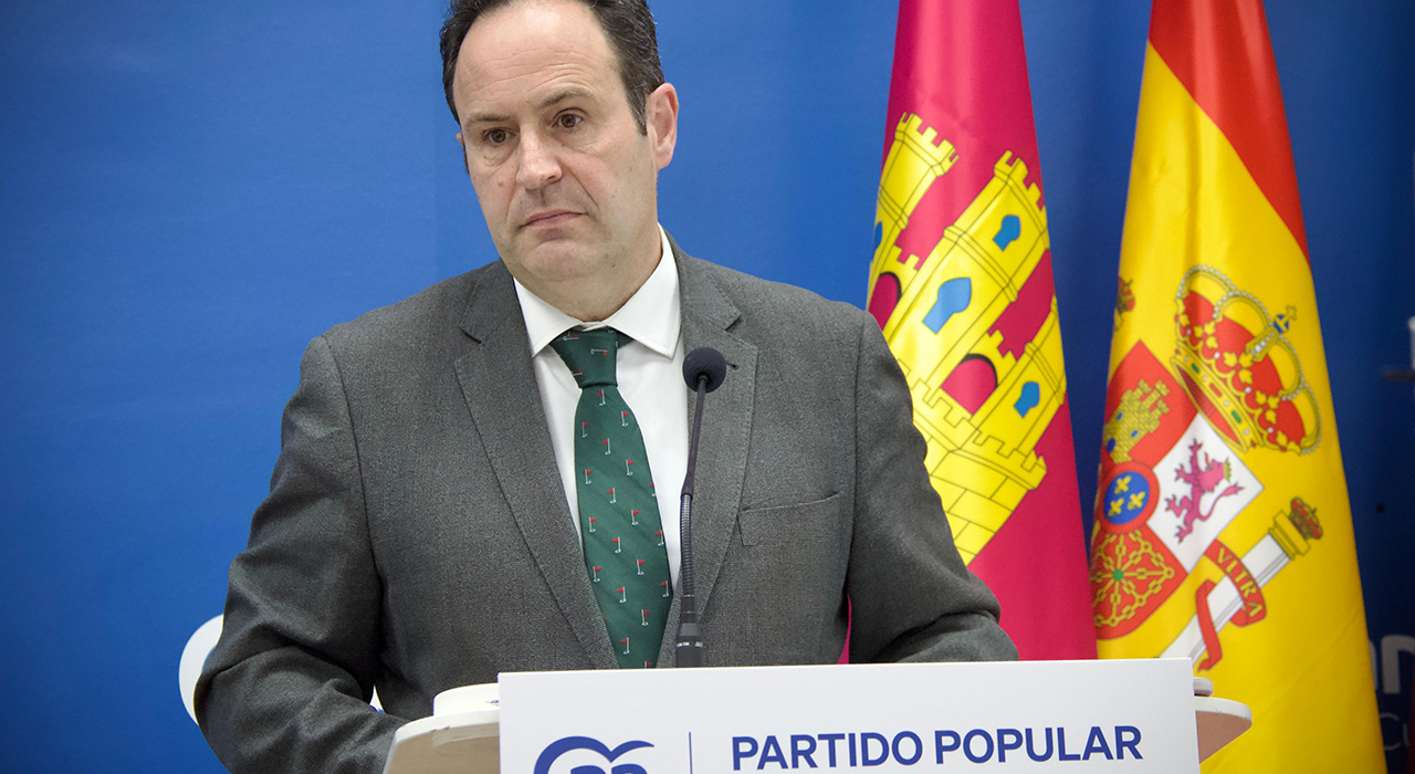Gracias a las denuncias del PP, el Gobierno de Page rectifica y los conquense que necesiten cirugía plástica dejarán de ser derivados a Albacete 2 Gracias a las denuncias del PP, el Gobierno de Page rectifica y los conquense que necesiten cirugía plástica dejarán de ser derivados a Albacete