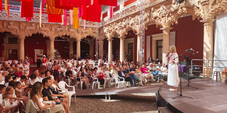 Guadalajara enciende su 35º Maratón de los Cuentos 46 horas ininterrumpidas desde el Palacio del Infantado
