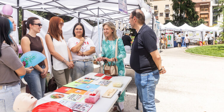 Guadalajara refuerza la prevención en La Concordia con 30 entidades sociosanitarias y nuevos desfibriladores en la II Feria de la Salud 1 Guadalajara refuerza la prevención en La Concordia con 30 entidades sociosanitarias y nuevos desfibriladores en la II Feria de la Salud