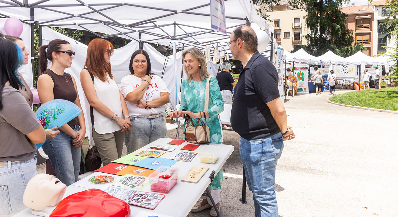 Guadalajara refuerza la prevención en La Concordia con 30 entidades sociosanitarias y nuevos desfibriladores en la II Feria de la Salud