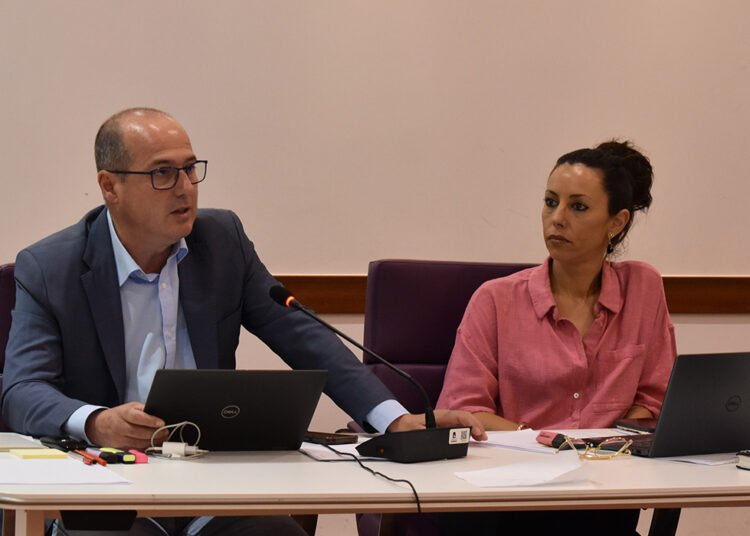 Guarinos descarta el plan socialista para reactivar las políticas de mayores en Guadalajara