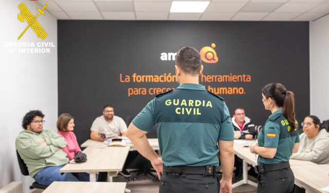 La Guardia Civil blinda contra estafas online y perfiles falsos a los usuarios de Amiab en Cuenca