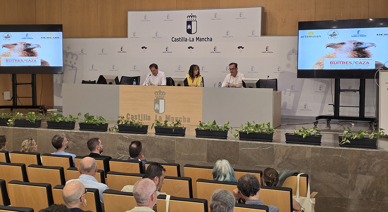 La Junta destaca el papel de la caza sostenible para reforzar la conservación de las aves necrófagas 2 La Junta destaca el papel de la caza sostenible para reforzar la conservación de las aves necrófagas