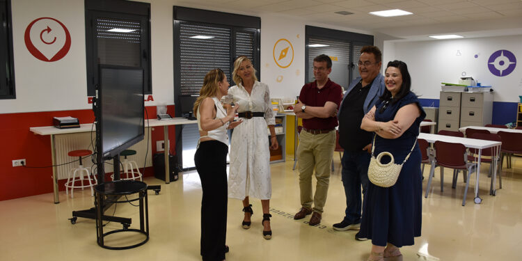 La Junta destina 1,1 millones para modernizar 40 colegios e institutos de Cuenca este verano 1 La Junta destina 1,1 millones para modernizar 40 colegios e institutos de Cuenca este verano