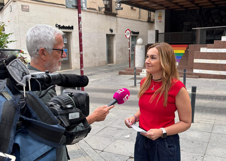 La Junta recuerda, a las puertas del verano, que la línea 900 100 114 contra la violencia machista permanece activa todos los días del año