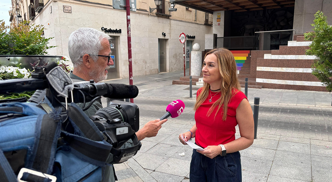 La Junta recuerda, a las puertas del verano, que la línea 900 100 114 contra la violencia machista permanece activa todos los días del año 2 La Junta recuerda, a las puertas del verano, que la línea 900 100 114 contra la violencia machista permanece activa todos los días del año