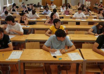 La PAU arranca en la Universidad de Castilla-La Mancha con nervios, “normalidad” y “sin incidencias reseñables” 10 La PAU arranca en la Universidad de Castilla-La Mancha con nervios, “normalidad” y “sin incidencias reseñables”
