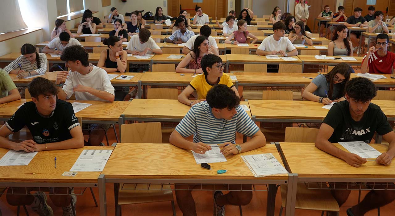 La PAU arranca en la Universidad de Castilla-La Mancha con nervios, “normalidad” y “sin incidencias reseñables” 2 La PAU arranca en la Universidad de Castilla-La Mancha con nervios, “normalidad” y “sin incidencias reseñables”