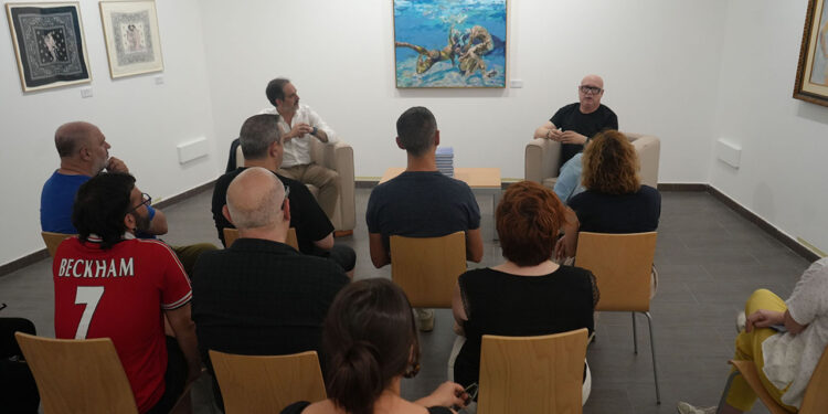La Sala ACUA del campus de Cuenca elimina tabús sobre el imaginario LGTBIQ+ con la colección de objetos de Guillem Navarro 1 La Sala ACUA del campus de Cuenca elimina tabús sobre el imaginario LGTBIQ+ con la colección de objetos de Guillem Navarro