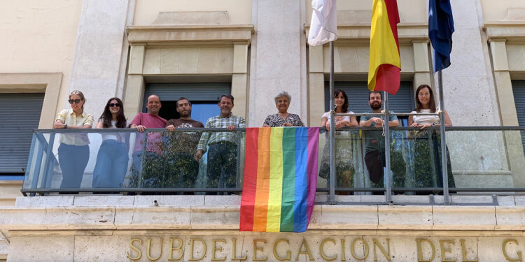 La Subdelegación del Gobierno en Cuenca se suma al Día Internacional del Orgullo