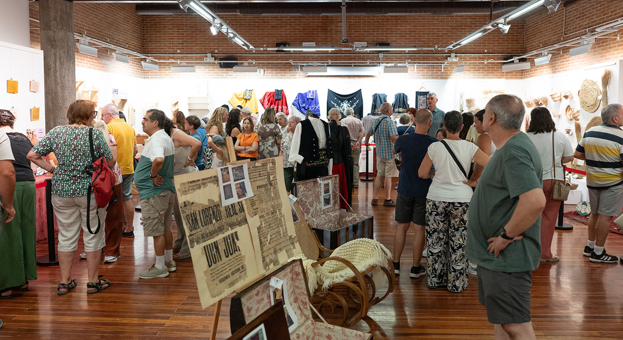 La exposición de artesanía de fin de curso de la Escuela de Folklore de Guadalajara reúne más de 300 piezas en el San José 2 La exposición de artesanía de fin de curso de la Escuela de Folklore de Guadalajara reúne más de 300 piezas en el San José