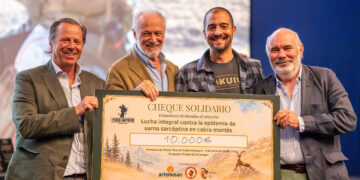 La premier de ‘Marco Polo, de Pedro Ampuero, recauda más de 10.000 euros para la conservación y la lucha contra la sarna en la cabra montés