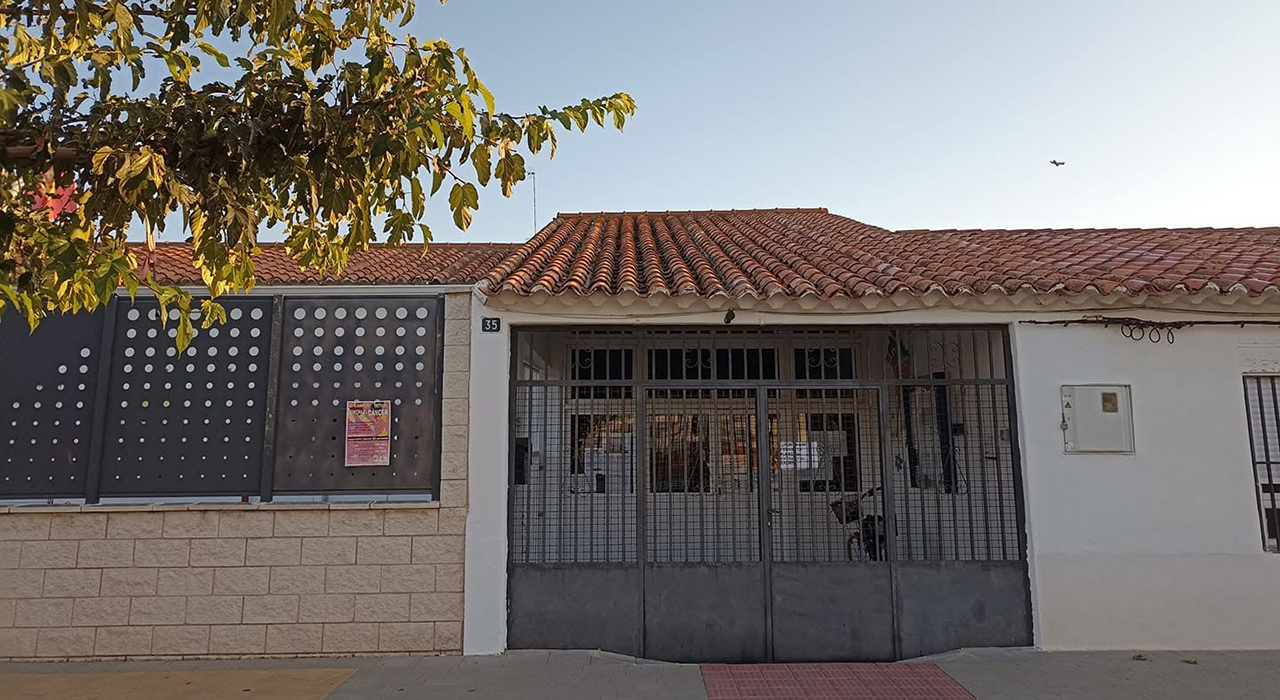 Las bajas y traslados dejan bajo mínimos a la Escuela Infantil Platero de Las Pedroñeras 2 Las bajas y traslados dejan bajo mínimos a la Escuela Infantil Platero de Las Pedroñeras