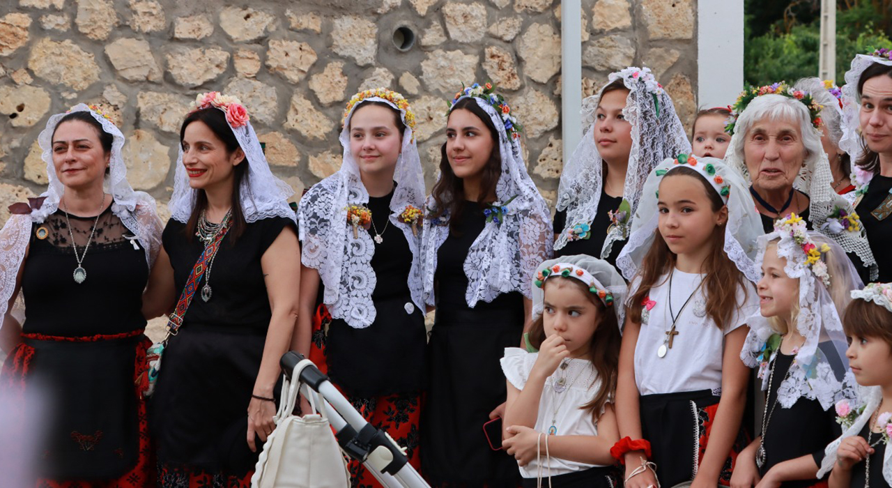 Las mujeres que salvaron Alcocer vuelven a tomar las calles en una de las fiestas más singulares de Guadalajara 2 Las mujeres que salvaron Alcocer vuelven a tomar las calles en una de las fiestas más singulares de Guadalajara