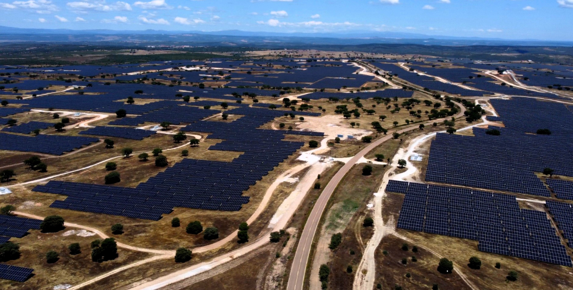 Llega a Cuenca el largometraje documental ‘Vidas irrenovables’, que analiza el despliegue de macroinstalaciones renovables en las zonas rurales 2 Llega a Cuenca el largometraje documental ‘Vidas irrenovables’, que analiza el despliegue de macroinstalaciones renovables en las zonas rurales