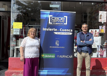 Maribel emprende a los 60 años y abre su propia mercería en la calle Reyes Católicos de Cuenca
