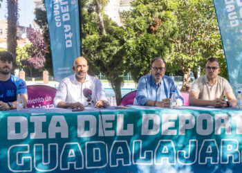Más de 25.000 vecinos toman las calles de Guadalajara para afianzar el nuevo modelo de ciudad que cuida