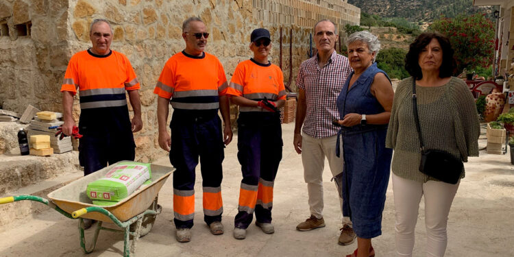 Medio millón de euros para emplear a 45 vecinos en la reconstrucción de Mira 1 Medio millón de euros para emplear a 45 vecinos en la reconstrucción de Mira