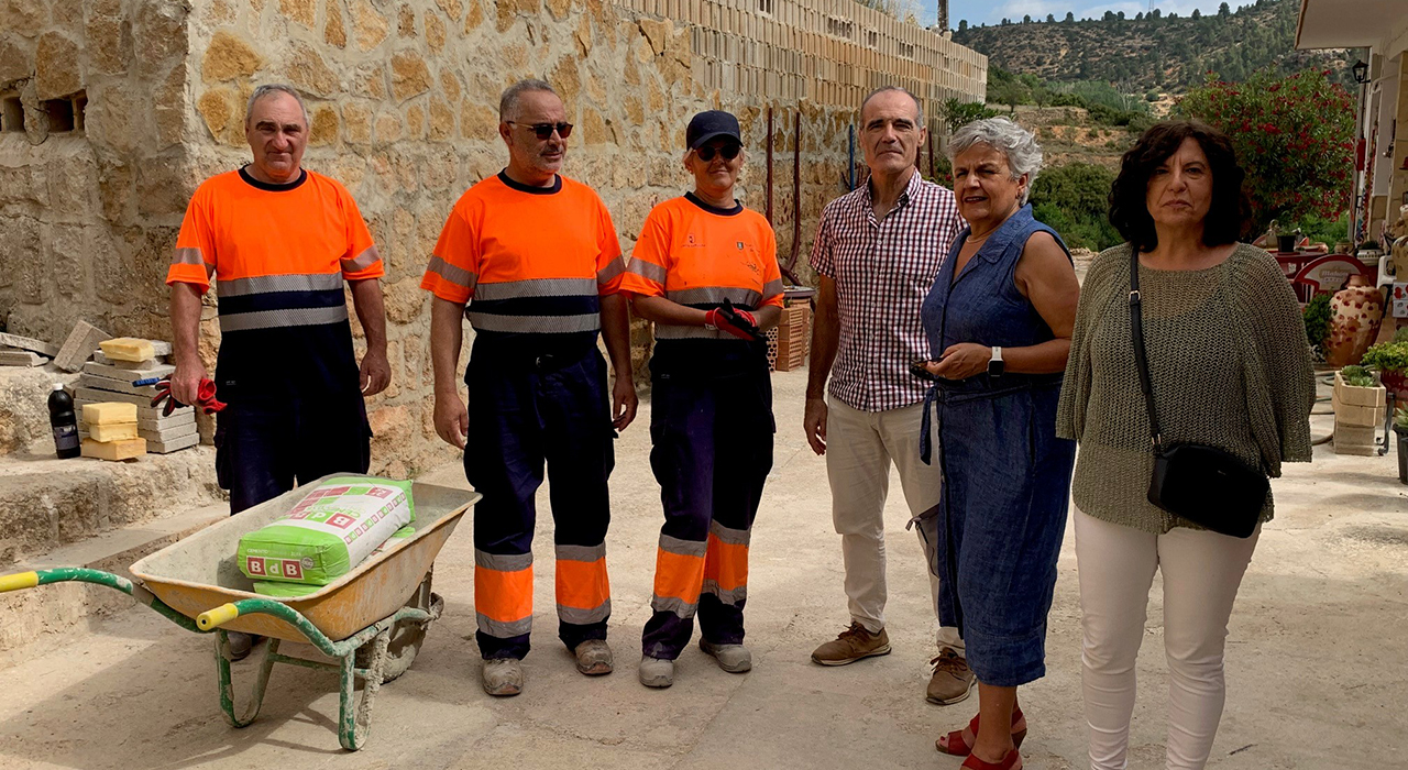 Medio millón de euros para emplear a 45 vecinos en la reconstrucción de Mira 2 Medio millón de euros para emplear a 45 vecinos en la reconstrucción de Mira