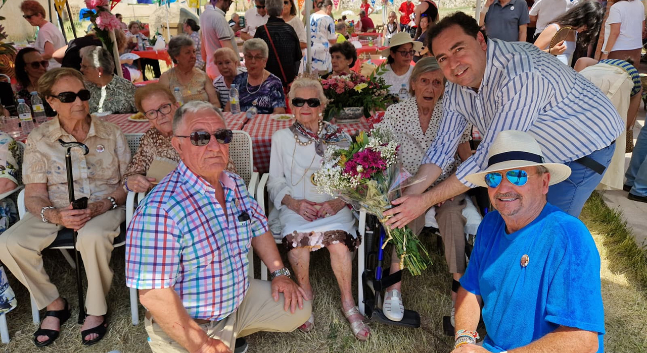 Moncalvillo de Huete celebra los 100 años de Amparo López Sierra