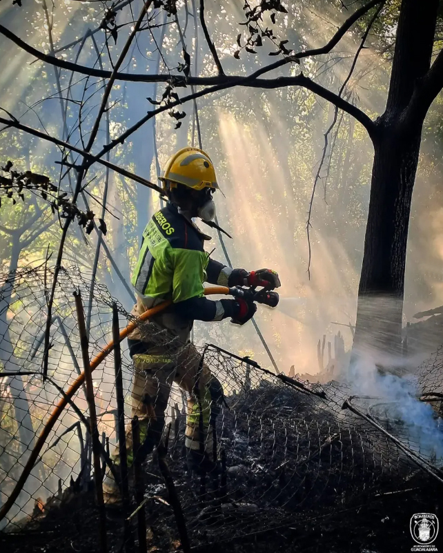 Desaparece del listado de incendios el de Villaflores en Guadalajara 2 Movilizados 24 efectivos por una columna de humo en el histórico paraje de Villaflores