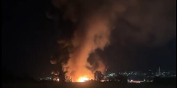 Controlado el incendio de palets en una campa de Regusa, en el polígono del Henares de Marchamalo