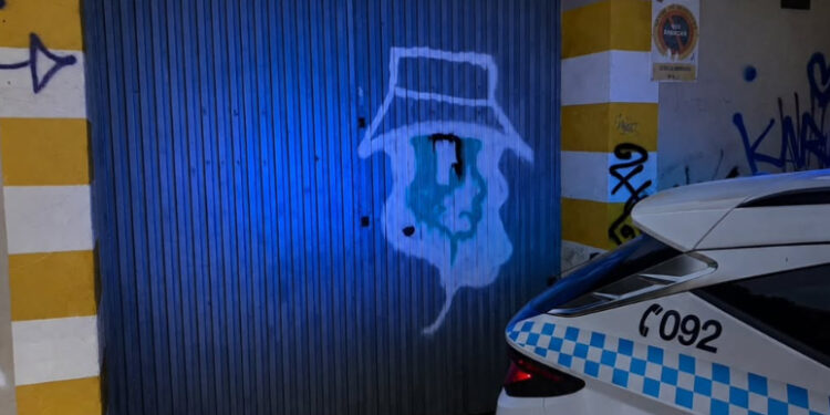 Pillado in fraganti en Ramiro de Maeztu: la cuantiosa multa a la que se enfrenta por hacer grafitis en Cuenca 1 Pillado in fraganti en Ramiro de Maeztu la cuantiosa multa a la que se enfrenta por hacer grafitis en Cuenca