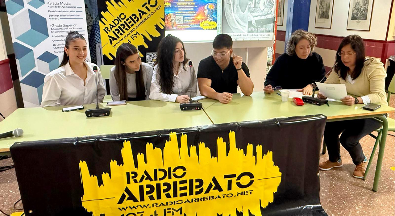 Radio Arrebato roza los 100.000 oyentes digitales y busca nuevas voces desde el estudio del Brianda 2 Radio Arrebato roza los 100.000 oyentes digitales y busca nuevas voces desde el estudio del Brianda