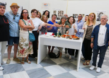 Resucita el mítico carro teatral que recorrió los pueblos de Cuenca exposición y función nocturna en la Diputación
