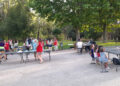 Ropa, libros y plantas por una buena causa el trueque vecinal toma el parque de Los Moralejos en Cuenca