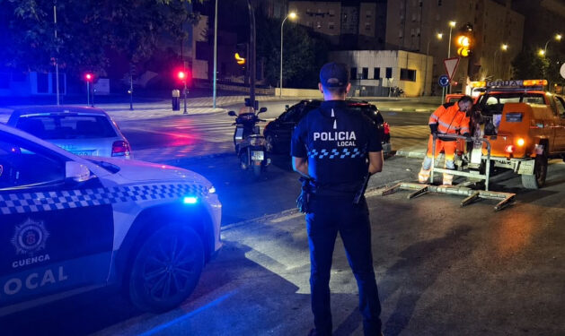 Ruidos, suciedad y patinetes irregulares el saldo de la última noche de controles policiales en Cuenca