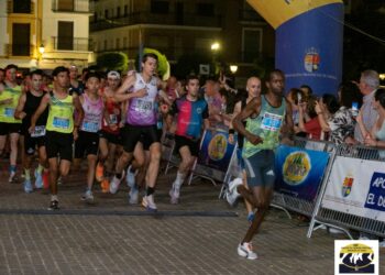 San Clemente corona a Zhou y Toledo en un 10K nocturno marcado por el reto solidario contra el cáncer