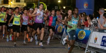 San Clemente corona a Zhou y Toledo en un 10K nocturno marcado por el reto solidario contra el cáncer