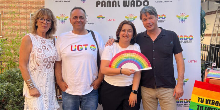 UGT Guadalajara recoge el premio “Panal Wado” por su lucha por la igualdad de las personas LGTBI