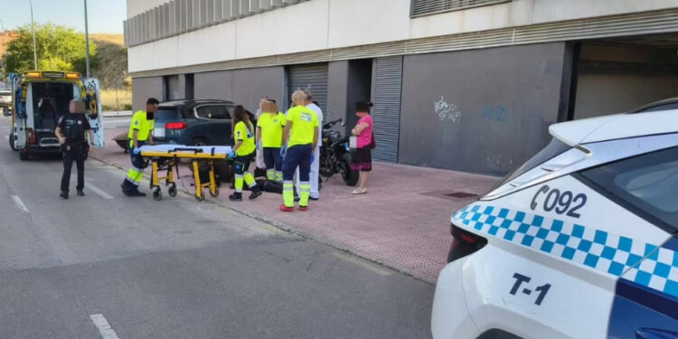 Un motorista herido tras chocar contra un coche en la céntrica calle Joaquín Turina de Cuenca 1 Un motorista herido tras chocar contra un coche en la céntrica calle Joaquín Turina de Cuenca