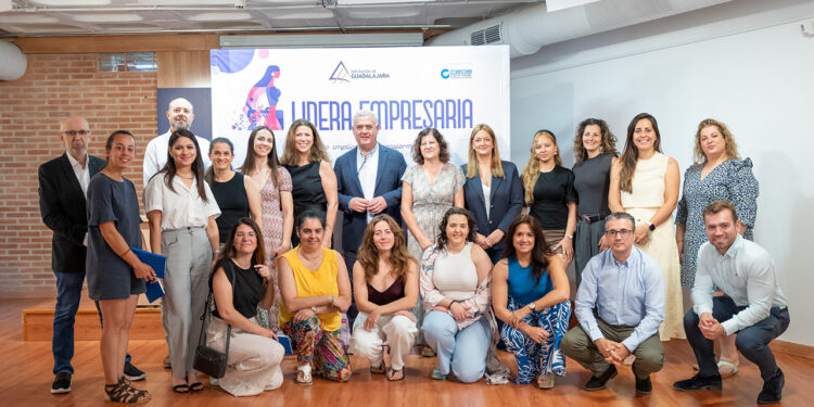 Un total de 15 emprendedoras de Guadalajara inician su carrera por los 10.000 euros del programa 'Lidera Empresaria' 1 Un total de 15 emprendedoras de Guadalajara inician su carrera por los 10.000 euros del programa 'Lidera Empresaria'