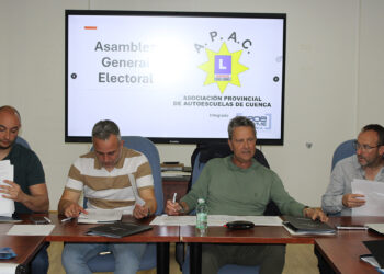Un total de 7.000 alumnos atascados las autoescuelas de Cuenca exigen privatizar los exámenes ante el colapso de la DGT