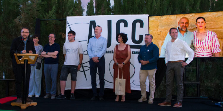Villanueva de la Jara se rinde ante el jareño Aníbal Gómez en una emocionante noche solidaria