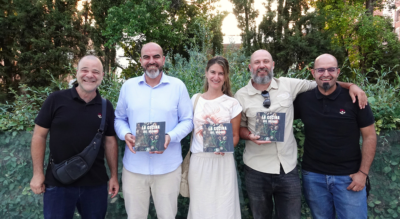 ‘La cocina del bosque’, un libro colaborativo que realza el valor de la despensa natural del Alto Tajo, la Serranía de Cuenca y la Sierra de Albarracín 2 ‘La cocina del bosque’, un libro colaborativo que realza el valor de la despensa natural del Alto Tajo, la Serranía de Cuenca y la Sierra de Albarracín